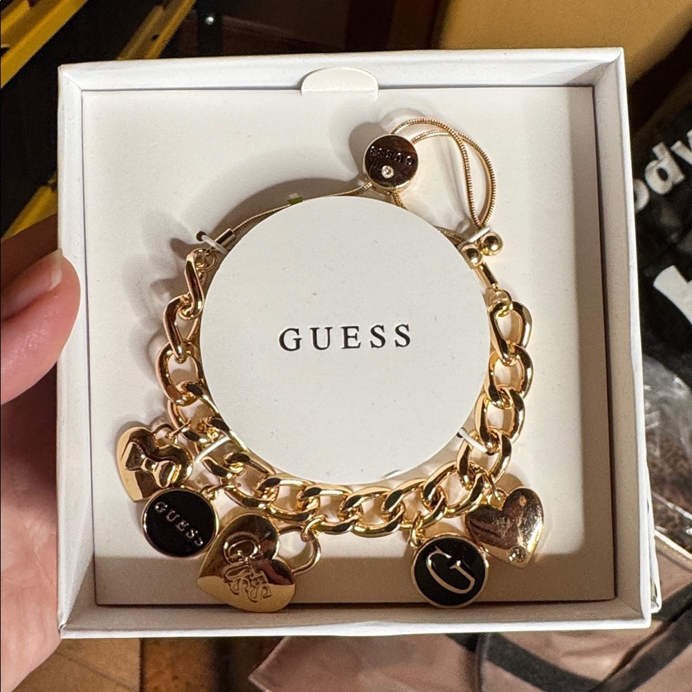 NIB Guess Gold Tone Heart Charm Bracelet